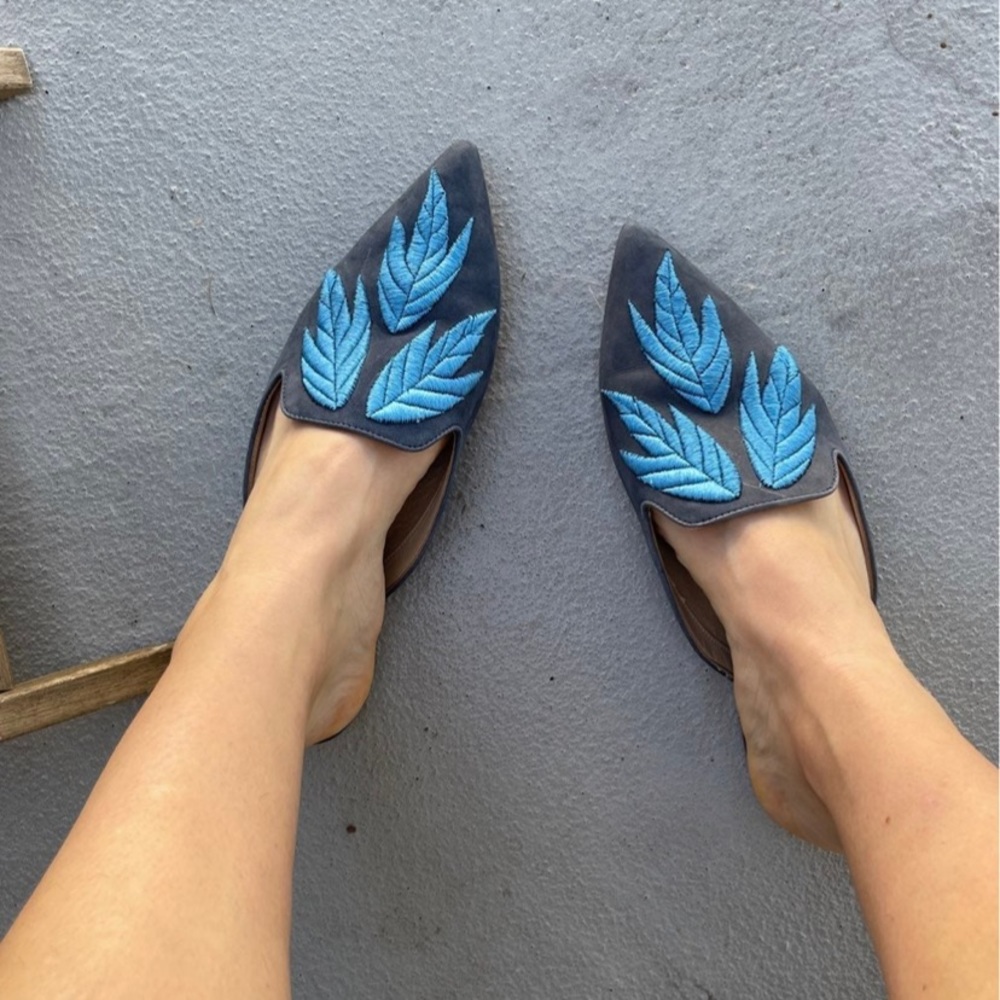 SCHUTZ || Navy Nubuck Flats w Blue Leaf || Size 9 - Picture 6 of 6